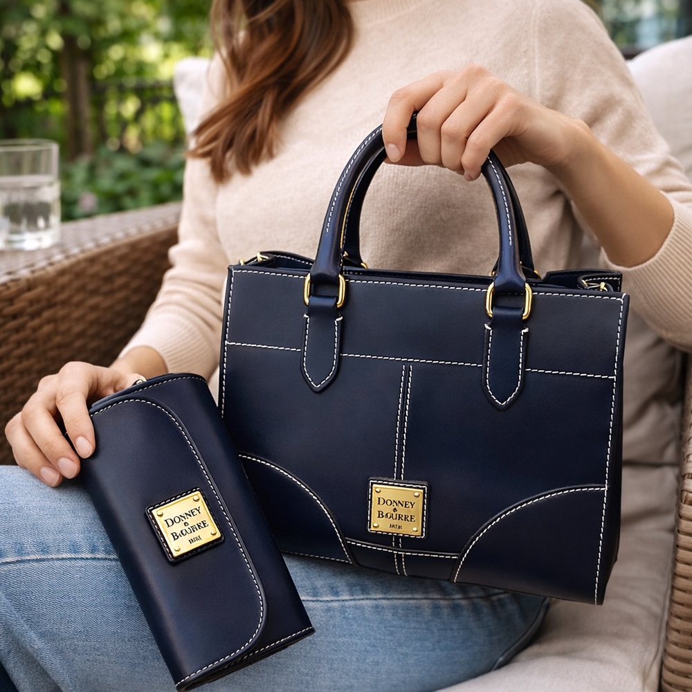 Dooney & Bourke Navy Florent Leather Wristlet NWT. Gold Hardware $168 MSRP